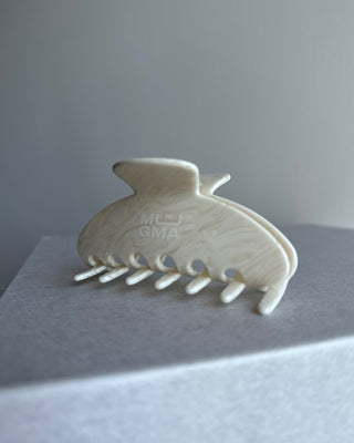 CLAW CLIP CORA